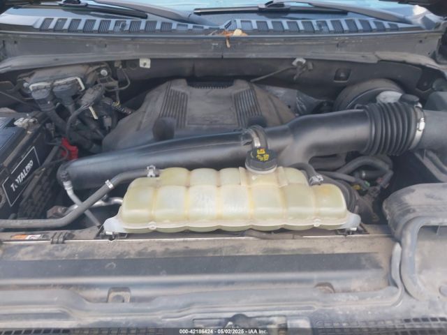 1FMJU1HT3KEA64385 Ford Expedition Xlt