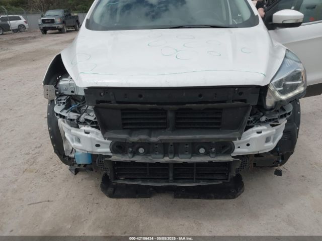 1FMCU9J99KUC21963 Ford Escape Titanium