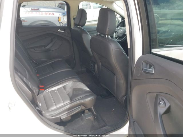 1FMCU9J99KUC21963 Ford Escape Titanium