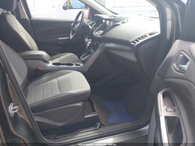 1FMCU0G95GUB91483 Ford ESCAPE SE