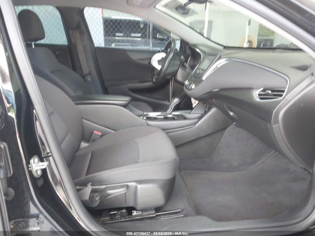 1G1ZD5ST4JF231233 Chevrolet MALIBU LT