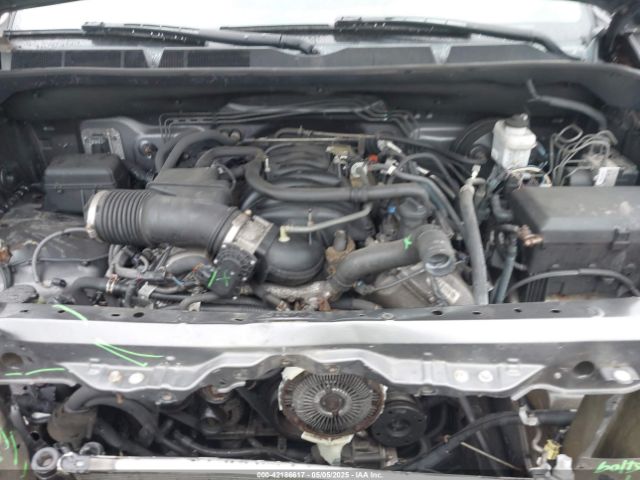 5TFDY5F10EX336141 Toyota Tundra Sr5 5.7l V8