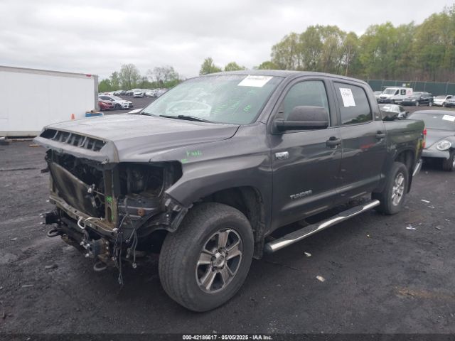 5TFDY5F10EX336141 Toyota Tundra Sr5 5.7l V8