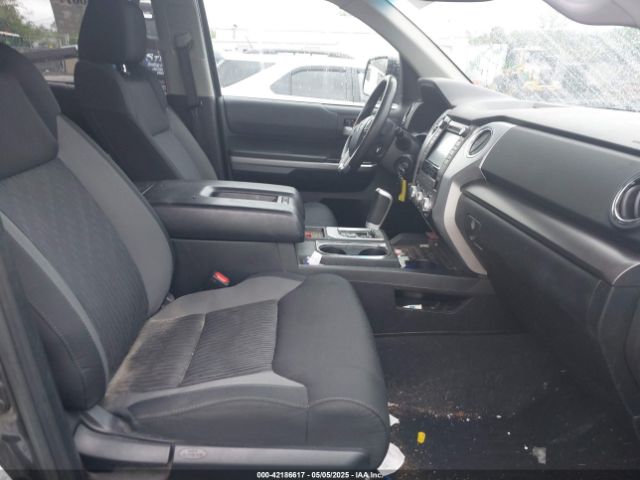 5TFDY5F10EX336141 Toyota Tundra Sr5 5.7l V8