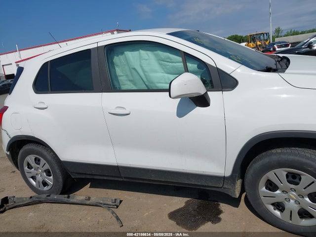 KL7CJKSB1HB260053 Chevrolet TRAX LS