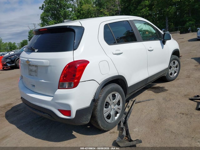 KL7CJKSB1HB260053 Chevrolet TRAX LS