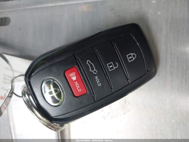 5TDKDRBH6RS536028 Toyota Highlander Le