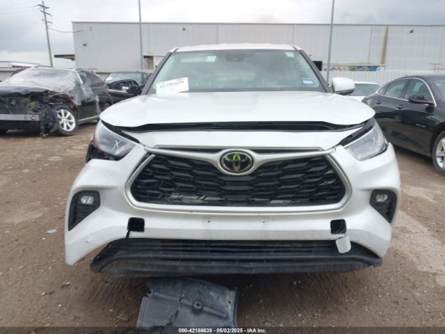 5TDKDRBH6RS536028 Toyota Highlander Le