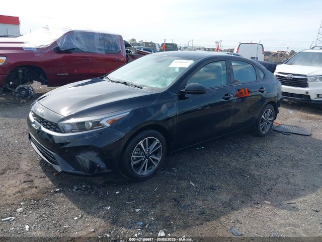 3KPF24AD1NE503709 KIA Forte Lxs