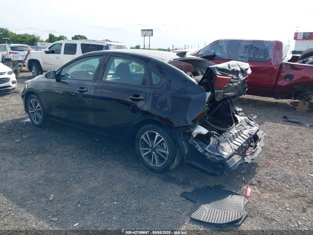 3KPF24AD1NE503709 KIA Forte Lxs