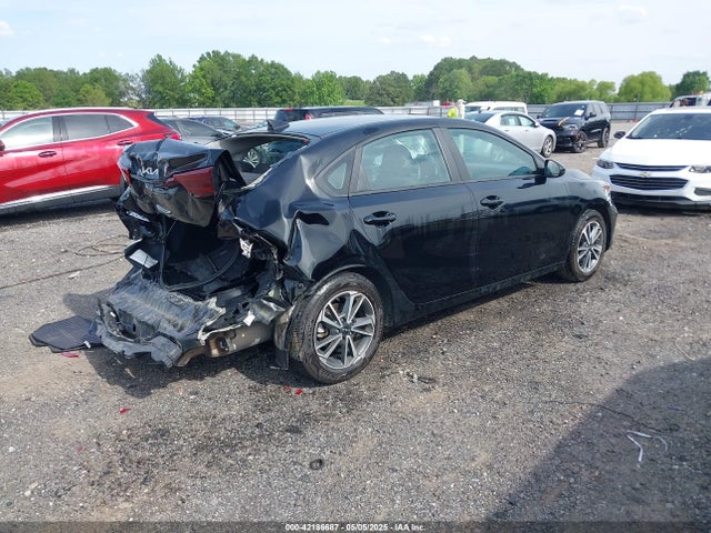 3KPF24AD1NE503709 KIA Forte Lxs