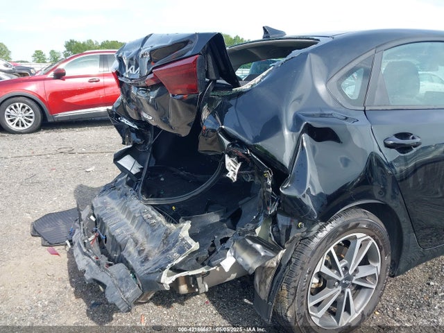 3KPF24AD1NE503709 KIA Forte Lxs