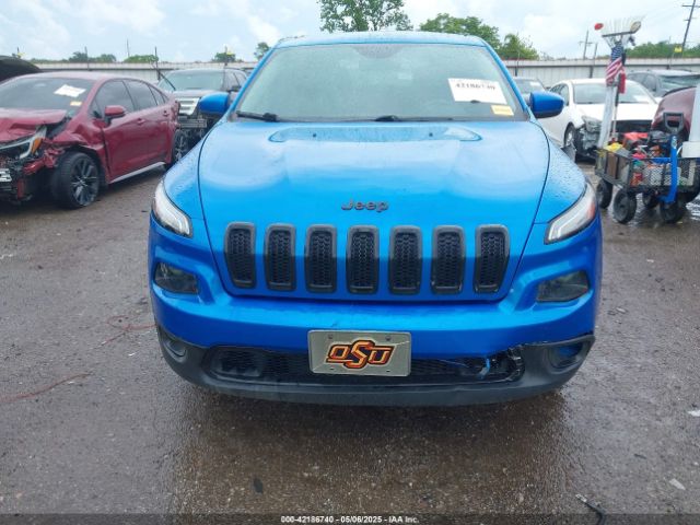 1C4PJLCBXJD595296 Jeep Cherokee Latitude Fwd