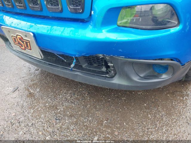 1C4PJLCBXJD595296 Jeep Cherokee Latitude Fwd