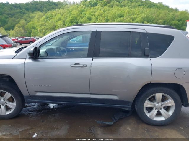 1C4NJDBB7GD556625 Jeep Compass Sport