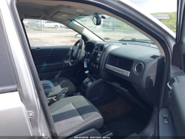 1C4NJDBB7GD556625 Jeep Compass Sport