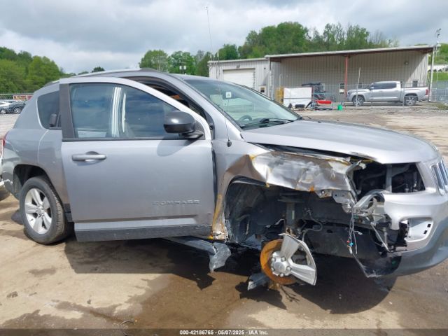 1C4NJDBB7GD556625 Jeep Compass Sport