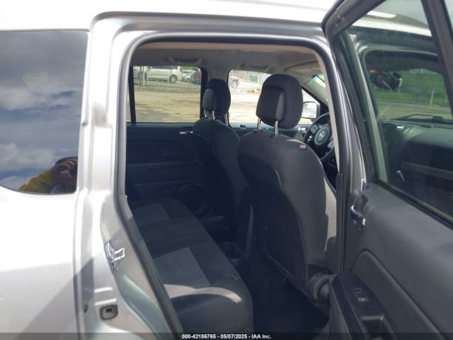 1C4NJDBB7GD556625 Jeep Compass Sport