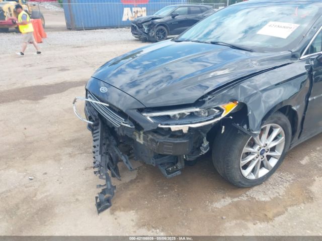 3FA6P0HD8HR114178 Ford FUSION SE
