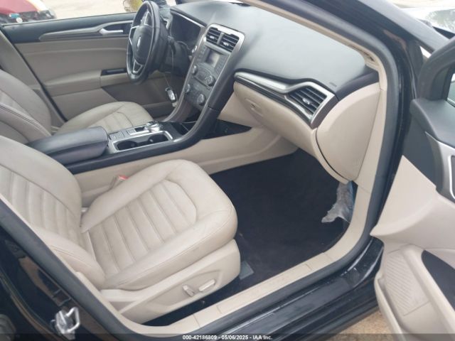 3FA6P0HD8HR114178 Ford FUSION SE