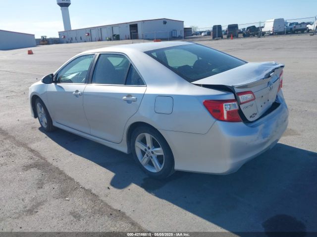 4T1BF1FK2EU435488 Toyota CAMRY SE