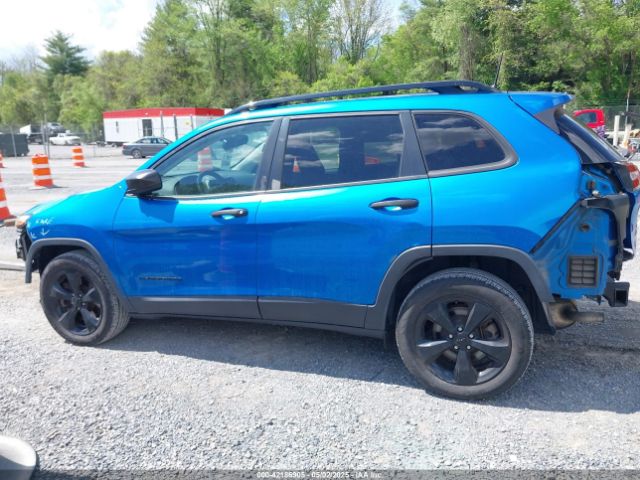 1C4PJLAS7HW663071 Jeep Cherokee Altitude Fwd