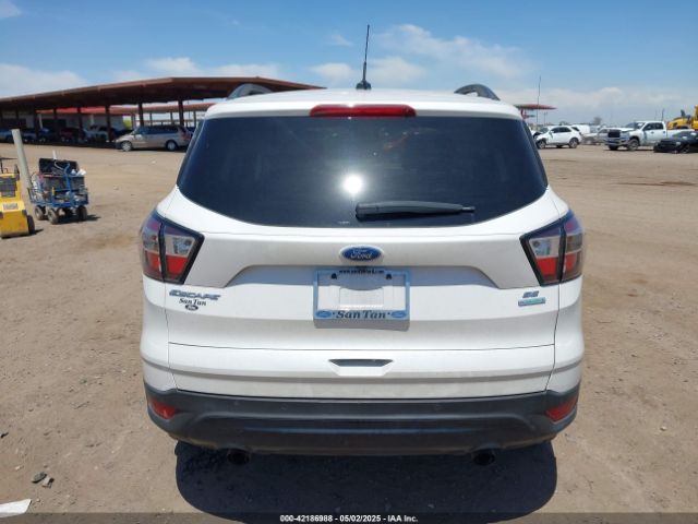 1FMCU0GDXHUC11426 Ford ESCAPE SE