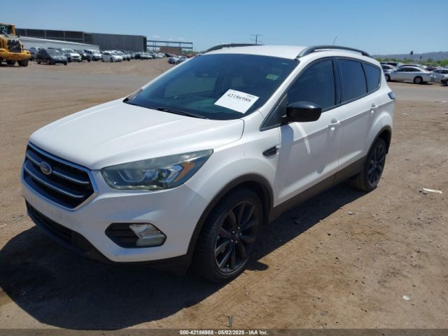 1FMCU0GDXHUC11426 Ford ESCAPE SE
