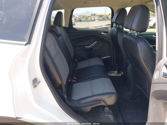 1FMCU0GDXHUC11426 Ford ESCAPE SE