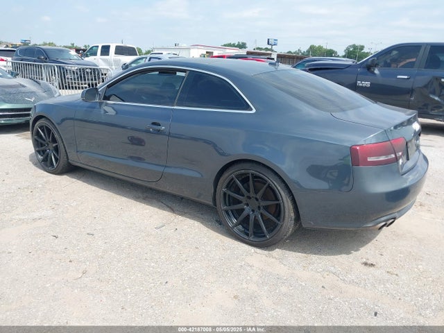 2010 AUDI A5 WAULFAFR2AA045960 Photo 2