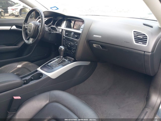 2010 AUDI A5 WAULFAFR2AA045960 Photo 4