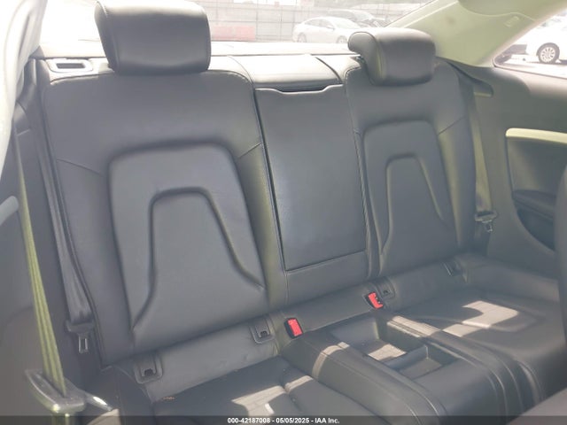 2010 AUDI A5 WAULFAFR2AA045960 Photo 7