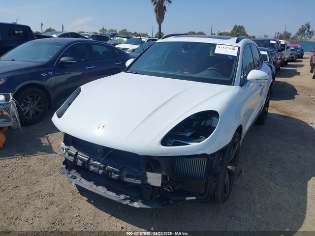 Porsche Macan 2023 WP1AG2A50PLB38795 Image 2