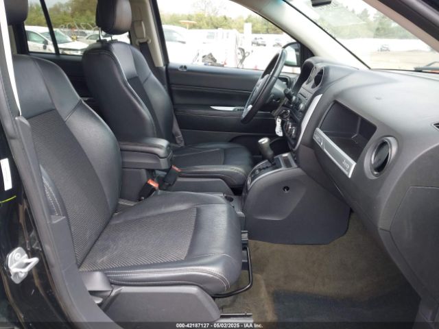 1C4NJDEB8GD810421 Jeep Compass Latitude