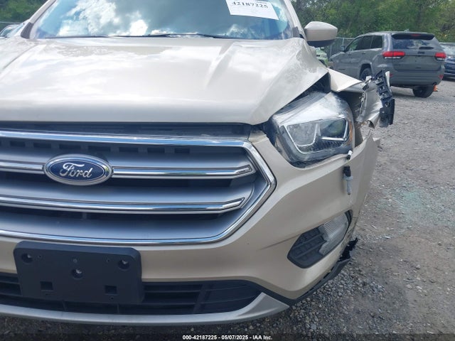 1FMCU0GD7HUB27502 Ford ESCAPE SE