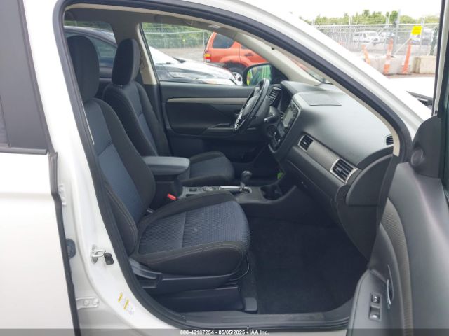 JA4AZ3A35GZ017297 Mitsubishi Outlander Se