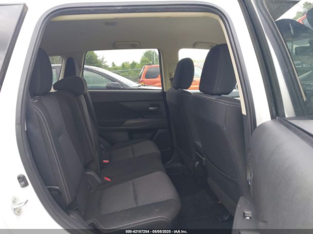 JA4AZ3A35GZ017297 Mitsubishi Outlander Se