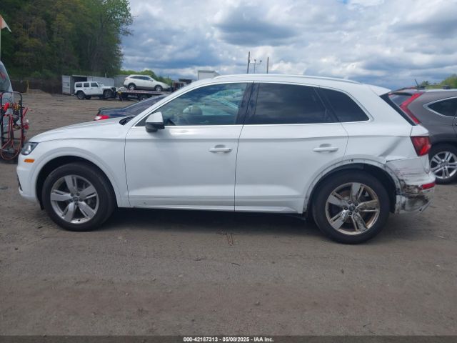WA1BNAFY7J2211340 Audi Q5 2.0t Premium/2.0t Tech Premium