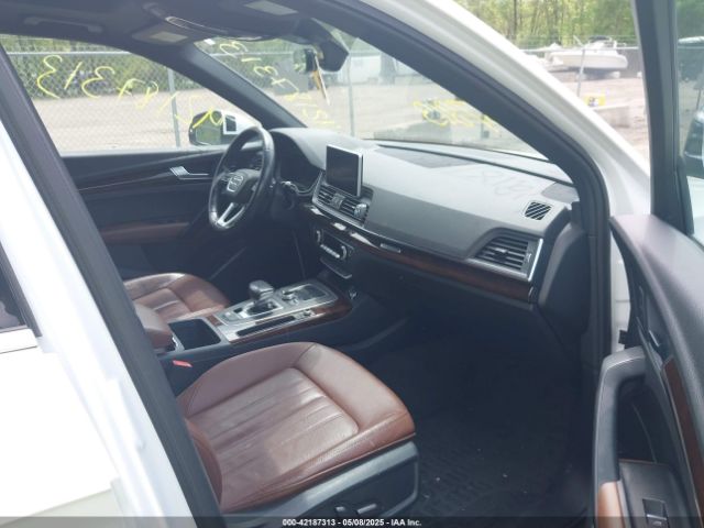 WA1BNAFY7J2211340 Audi Q5 2.0t Premium/2.0t Tech Premium