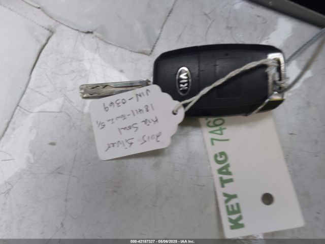 KNDJP3A50F7770369 KIA SOUL +