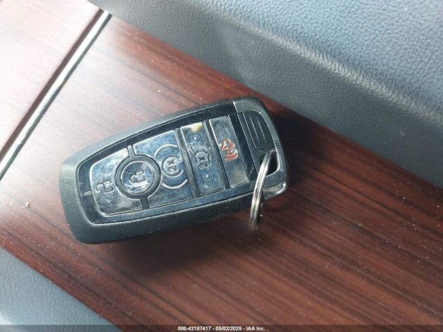 5LMJJ2NGXPEL12884 Lincoln Navigator Standard