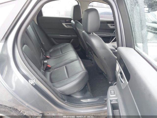 2017 JAGUAR XF SAJBK4BV4HCY27207 Photo 7