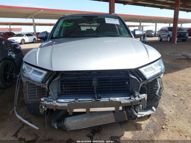 WA1BNAFY9J2055656 Audi Q5 2.0t Premium/2.0t Tech Premium