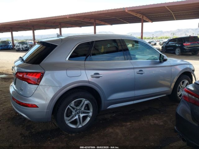 WA1BNAFY9J2055656 Audi Q5 2.0t Premium/2.0t Tech Premium
