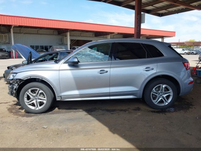 WA1BNAFY9J2055656 Audi Q5 2.0t Premium/2.0t Tech Premium
