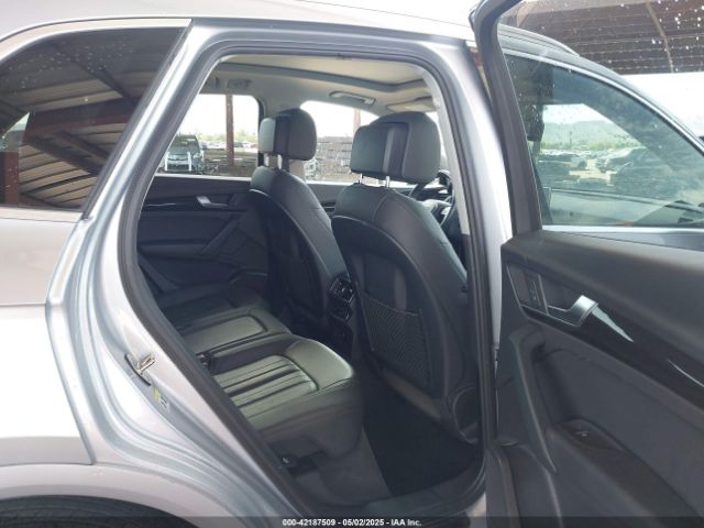 WA1BNAFY9J2055656 Audi Q5 2.0t Premium/2.0t Tech Premium