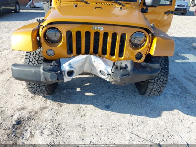1C4BJWEG9EL195861 Jeep Wrangler Unlimited Sahara