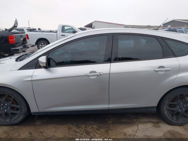 1FADP3K21GL321685 Ford FOCUS SE