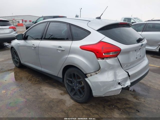 1FADP3K21GL321685 Ford FOCUS SE