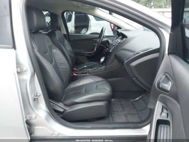 1FADP3K21GL321685 Ford FOCUS SE